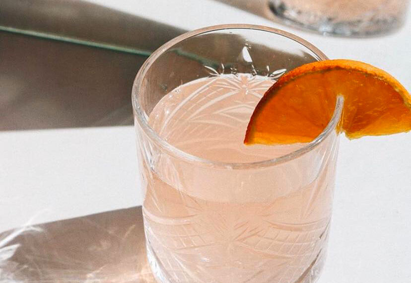 Cocktail rosa col gin per San Valentino: prova il Muma Pink Gin